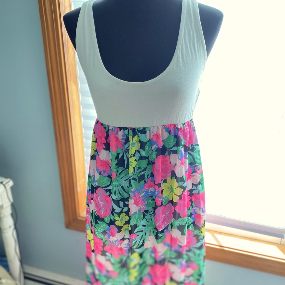 Filly Fair Womens dress. SUPER COMFY AND VERY STRETCHY!
